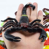 【YF】▲  1 Tricky spoof horror animal Soft Plastic Insects Scorpion Lizard Locust Animals Figures Office Prank