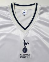 เสื้อฟุตบอลสเปอร์ 1981เอฟเอคัพ ย้อนยุค ชุดเหย้า รูปถ่ายใหม่จากสินค้าจริง Tottenham Hotspur 1981 F.A. cup Retro football shirt vintage jersey AAA Thailand Quality