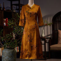 ปุ่มแฮนด์เมดพิมพ์ซาตินคอวี A-Line Cheongsam โอเรียนเต็ลชุดเซ็กซี่เจ็ดคะแนนแขนผู้หญิง Qipao