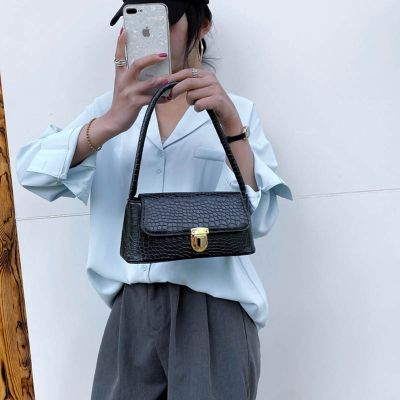 【YF】 2023 New Fashion Women Crocodile Pattern Shoulder Bag Handheld Underarm HandBag Totes Flag Wholesale Black C06-23