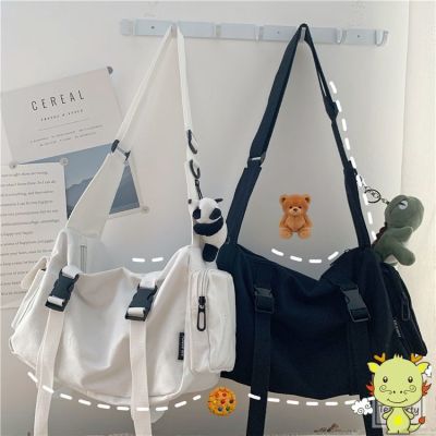 [จัดส่งในวันเดียวกัน]ญี่ปุ่นฮาราจูกุพัดลมสีเข้มเครื่องมือผ้าใบกระเป๋าหญิงทั้งหมดตรงกับสีทึบกระเป๋าสะพายนักเรียน