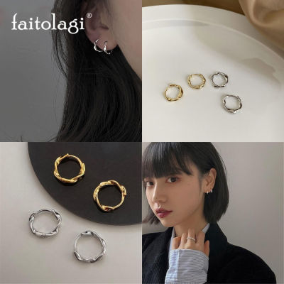 Simple Round Hoop ต่างหูสำหรับผู้หญิง Gold Silver สี Stud ต่างหู Wave Shape Twisted ต่างหูเกาหลีสไตล์เครื่องประดับหญิง Accessories