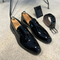 ใหม่สีดำ Loafers สำหรับผู้ชายสิทธิบัตรหนัง Tassels งานแต่งงานผู้ชายรองเท้าอย่างเป็นทางการขนาด38-46จัดส่งฟรีผู้ชาย Shoes