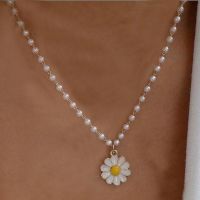 2022 Trend Elegant Jewelry White Imitation Pearl Chain Oil Flower Pendant Necklace Unquie Women Fashion Necklace Wholesale чокер