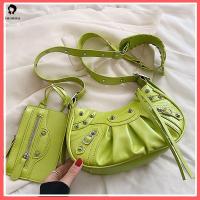 TANGXU926926929 หรูหราสุดหรู ซิปมีซิป หนังพียู พังก์สไตล์ กระเป๋า Crossbody กระเป๋าสะพายไหล่ลายหมุด กับกระเป๋ามินิ กระเป๋าแมสเซนเจอร์