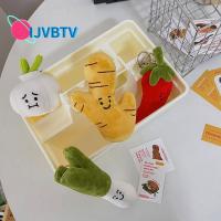 IJVBTV พริกไทยร้อนๆ พวงกุญแจรูปพริกไทยร้อน ต้นหอมสีเขียว ที่ใส่กระเทียม พวงกุญแจตุ๊กตากระเทียม สร้างสรรค์และสร้างสรรค์ การออกแบบการ์ตูน ที่ใส่กุญแจลายการ์ตูนผัก ตกแต่งสนุกๆ