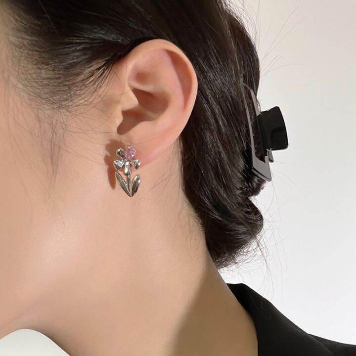 cod-korean-version-of-niche-design-tulip-earrings-female-ins-style-sweet-and-cute-fashion-light-luxury-high-end