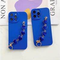 Luxury Fashion Bracelet Solid Blue Plush Phone Case For iPhone 13 12 11 ProMax X XS XR 7 8Plus 13mini 12mini Straight Edge Cover