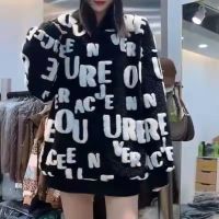 100# เสื้อไหมพรมสุดเก๋ ลายอักษร​อังกฤษ​ ​สวยแบบชิกๆ​ใส่สบาย​กระชับ​เข้ารูป​ PM_Fashion99