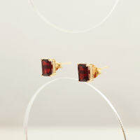 LUSTRE : MORE DELICATE IN GARNET (PAIR)