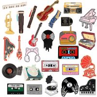 Creative Music Series Badge Set Violin radio Phonograph record Piano style Brooch Accessory pins wholesale Gift to friends Fashion Brooches Pins