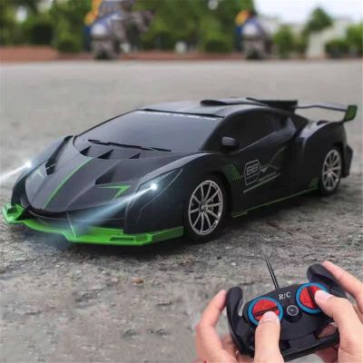 【CC】 1:18 4 Channels car With Led 2.4G Radio Cars Car High-speed Boys Children 30M