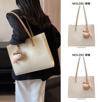 Summer large-capacity commuting niche high-end white tote bag womens 2023 new texture all-match shoulder bag 【QYUE】