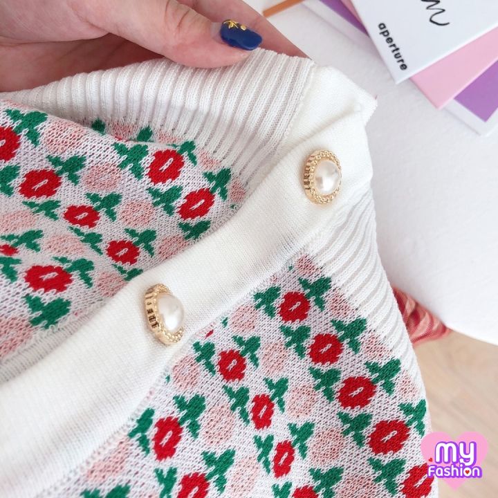 myf-มาใหม่-เสื้อไหมพรมแขนสั้นลายดอกไม้-กระดุมแต่งมุกน่ารัก-โทนสีคริสมาสต์