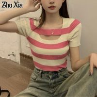 Zhu Xia เสื้อนอกแขนสั้น,เสื้อยืดถักคอสี่เหลี่ยมลายทางคลาสสิก Cewek Seksi ลมหวานแหววว