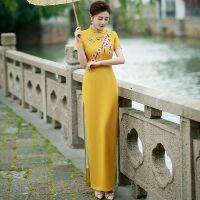 Cheongsam 2023 ฤดูร้อนใหม่สง่างามดูผอมยาวระดับไฮเอนด์แคทวอล์ครูปร่างมารยาทเสื้อผ้าผู้หญิงอารมณ์หนุ่มสาว