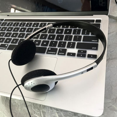 ชุดหูฟังสวมหูหูฟังมีสายน้ำหนักเบาเสียงคุณภาพสูงแจ็ค3.5มม. หูฟังธุรกิจโทรศัพท์มือถือแล็ปท็อปคอมพิวเตอร์