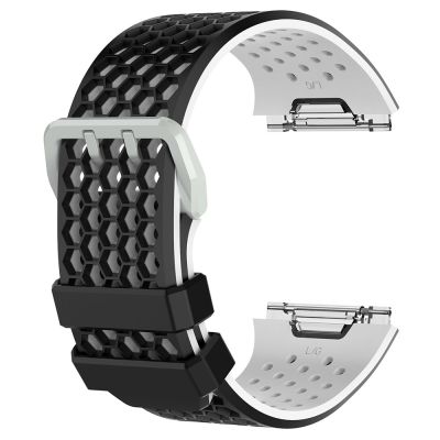 สำหรับสายนาฬิกาข้อมือซิลิโคนสองโทนไอออนิก Fitbit พร้อมหัวเข็มขัดขนาด: L (สีดำ + สีขาว) (ขายเอง)