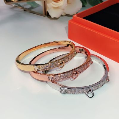 Popular Fashion Bracelet High-End Party Ball Personality Trends Belt Molding Unique Design Lady Bracelet  Free Shipping
