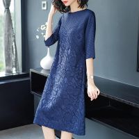 2023 Hot High-end temperament heavy-duty embroidery dress fashionable mothers spring and summer plus size mid-sleeve pleated over-the-knee slimming skirt