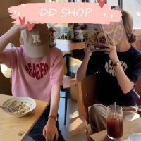 DD SHOPพร้อมส่ง 21019 เสื้อไหมพรมแขนสั้น คอกลมผ้านิ่มอักษรรูปหัวใจ  -C