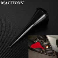 Mactions ตัวเติมน้ำมันรถยนต์แบบพลาสติกมีช่องใส่น้ำมัน9 ",ตัวเติมน้ำมันรถยนต์สำหรับ Harley Sportster 883 1200 Tourdyna V-Rod Softail