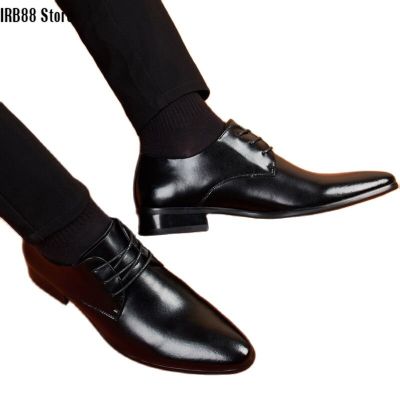 รองเท้าหนังคาวไฮด์สีดำสำหรับผู้ชาย,รองเท้าเพิ่มความสูงรองเท้าส้นตึกสไตล์อังกฤษหัวแหลมรองเท้าทางการสำหรับผู้ชายรองเท้าหนังสำหรับเจ้าบ่าวปี VSP700