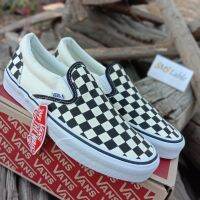 Vans Slip On Chackerboard   ครีม - ดำ   ลายตาราง สุดฮิต!! รองเท้าผ้าใบแนวสวม Street Shoe ฟรีของแถมอีกเพียบ!!!