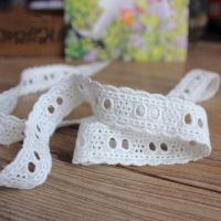 [HOT!] 5Yards/lot 100 Cotton Embroidered Lace Fabrics Clothing Lace Trim Sewing Accessories DIY Craft in White DC