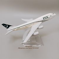 เครื่องบินจำลอง Pakistan Air PIA,B747สายการบินเครื่องบินจำลองเครื่องบิน PIA Boeing 747เครื่องบินจำลองพร้อมเครื่องบินของขวัญ16ซม.