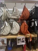 Uniqlo original mens and womens same style dumpling bag mobile phone bag messenger bag all-match ins sports shoulder bag 457244