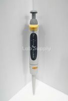 ที่ปั๊มปิเปต เเบบ Variable Volume / Micropipette Variable Volume  ขนาด 0.5-10 ul,1-10 ml,2-10 ul,10-100 ul,20-200 ul