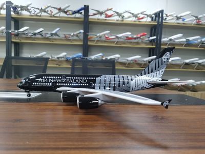 47CM Newzealand A380 Aircraft New Zealand Airlines Model W Light And Wheel Landing Gear Diecast Plastic Resin Plane Toy