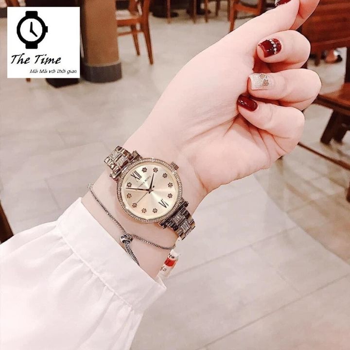 Michael Kors MK6882 women's watch at 259,00 € ➤ Authorized Vendor