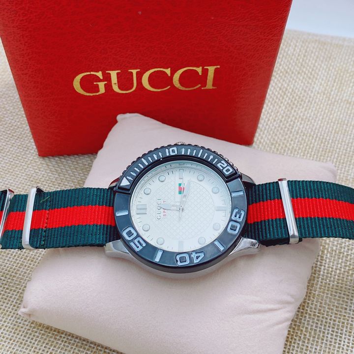 กุชชี่-ถูกสุดๆ-นาฬิกาข้อมือสายแดงเชียวสายผ้า-สวยหรู-พร้อมกล่องฟรี-กล่องดำ