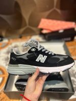 ??รองเท้าผ้าใบ New Balance NB 993 ของใหม่100% พร้อมกล่อง ป้ายครบไซส์ สินค้าถ่ายจากงานจริง  ใส่ได้ทั้งชายและหญิง ใส่สบาย  พร้อมจัดส่ง