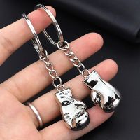 Fashion Men Boxing Gloves Pendant Keychain Metal Movement Fighting Jewelry Mens Car Keyring Match Souvenir