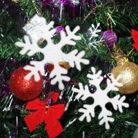 TOMAKI จี้ต้นคริสต์มาสปลอมเกล็ดหิมะโฟมสีขาว6ชิ้น,จี้คริสต์มาสแขวนอย่างสร้างสรรค์เครื่องประดับบ้าน
