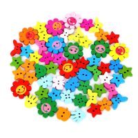 100 pcs Pentagram/Butterfly/Flower/Heart Shape Wooden Two Holes Buttons Color Mixing DIY Crafts Kid Toy Sewing Garment Accessory Haberdashery