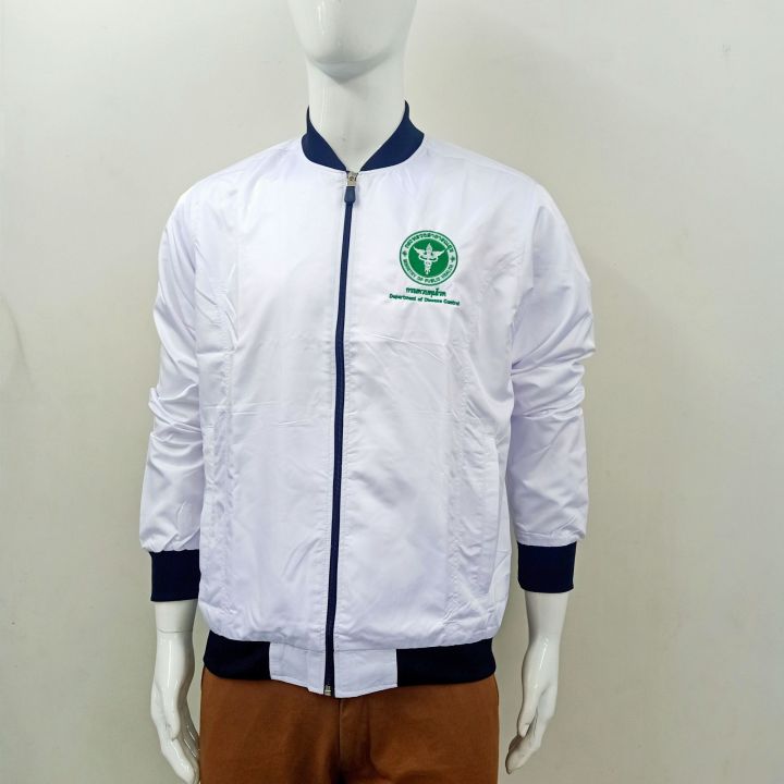 เสื้อแจ็คเก็ตสีขาว-ปักโลโก้สาธารณสุขหรือกรมควบคุมโรค-งานผลิตจากโรงงานไทย