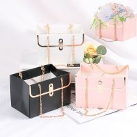 Creative Hand Bag shape Flower box Kraft Paper Rose Flower Packaging Box Florist Bouquet Box Wedding Birthday Wrapping Gift box Gift Wrapping  Bags