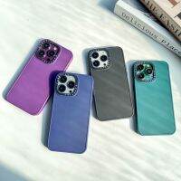 เคสโทรศัพท์ Silicone สีพื้นขอบเหลี่ยม ไอโฟน ด้านในบุผ้ากำมะหยี่ เลนส์กล้องสามารถถอด ออกได้ 15pm 15 14promax 14pro 14 13promax 13pro 13 12promax 12pro 12 11promax 11 7plus 8plus XR