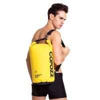 COPOZZ กันน้ำกระเป๋ากระเป๋าแห้งพีวีซี15L ที่มีสายรัดปรับระดับยาวสำหรับผู้ชายผู้หญิงที่เก็บยิมว่ายน้ำกระเป๋าเดินทางกระเป๋าเป้สะพายหลังกีฬา