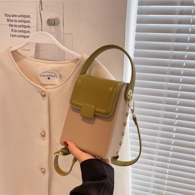 [COD] contrast bag women 2022 new retro simple shoulder Messenger square