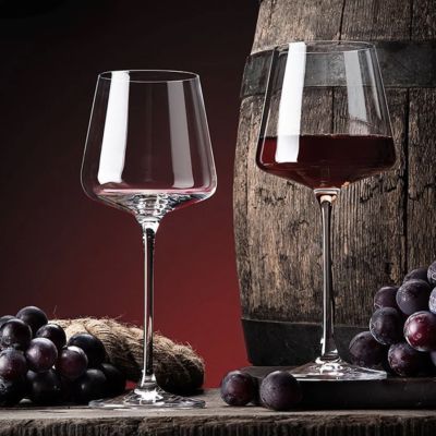 ชุดแก้วไวน์แดงสี่เหลี่ยมความหรูหราแบบยุโรปคริสตัลไฮเอนด์ถ้วยแก้วไวน์ Stemware 550มล. Nmckdl