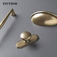 Yellow Bronze /Shell Shape Solid Brass Door Knob European Furniture Handles Sector Drawer Pulls Kitchen / Shoe Cabinets