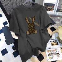 HOTLuxury ยี่ห้อกระต่ายเสื้อยืดผ้าฝ้าย Unisex Graphic Designer เสื้อผ้าแขนสั้นกระโปรงหน้าร้อน Plus ขนาดแนวโน้มแฟชั่น Custom Tee