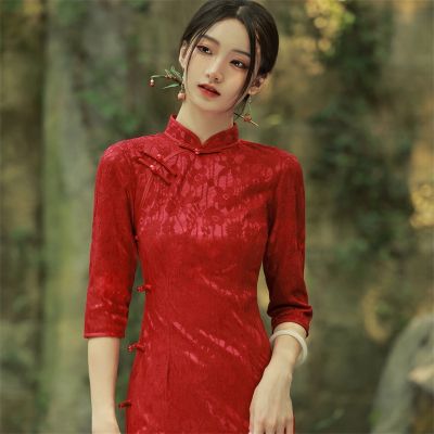 【มาใหม่】วินเทจสไตล์จีนมินิ Cheongsam มาใหม่ของผู้หญิงลูกไม้ Qipao สีแดงฤดูร้อนเซ็กซี่พรรคชุด Mujer Vestidos S-3XL
