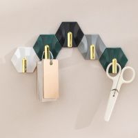 GQIYIBBEI Kitchen Bathroom Accessories Hook Solid 4pcs Traceless Pasting Decorative Hooks Hanger Wall Decor Key Holder Picture Hangers Hooks