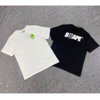 Bape เสื้อยืดแขนสั้นผ้าฝ้ายมาตรฐานขนาดเล็กสำหรับผู้ชายและผู้หญิงเสื้อยืดคู่รักลำลองเข้ากับทุกชุดสำหรับฤดูร้อนเดียวกัน